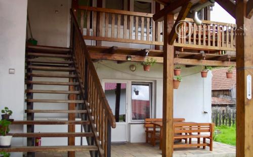 MAĎARSKO - SZOGLIGET PENZIÓN, REŠTAURÁCIA, SAUNA, VÍRIVKA, BAZÉN V TOP LOKALITE S TERASOU A GARÁŽOU.