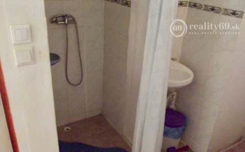 MAĎARSKO - SZOGLIGET PENZIÓN, REŠTAURÁCIA, SAUNA, VÍRIVKA, BAZÉN V TOP LOKALITE S TERASOU A GARÁŽOU.