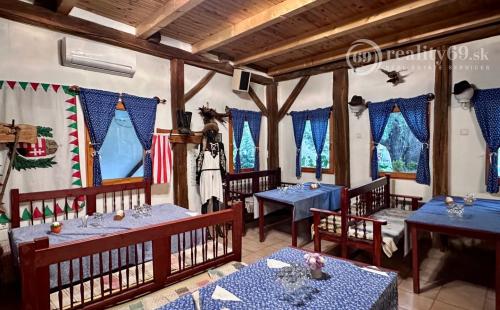 MAĎARSKO - SZOGLIGET PENZIÓN, REŠTAURÁCIA, SAUNA, VÍRIVKA, BAZÉN V TOP LOKALITE S TERASOU A GARÁŽOU.