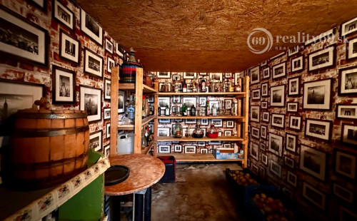 MAĎARSKO - SZIN - 2 IZBOVÝ RODINNÝ DOM, POZEMOK 1300 M2.