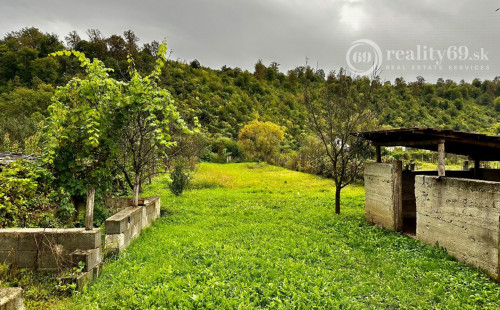 MAĎARSKO - SZIN - 2 IZBOVÝ RODINNÝ DOM, POZEMOK 1300 M2.