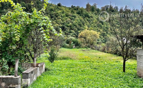 MAĎARSKO - SZIN - 2 IZBOVÝ RODINNÝ DOM, POZEMOK 1300 M2.