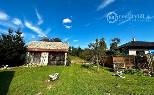 BRZOTÍN - MODERNE ZREKONŠTRUOVANÝ 4 IZBOVÝ GAZDOVSKÝ DOM