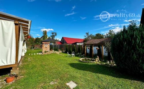 BRZOTÍN - MODERNE ZREKONŠTRUOVANÝ 4 IZBOVÝ GAZDOVSKÝ DOM