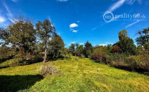 BRZOTÍN - MODERNE ZREKONŠTRUOVANÝ 4 IZBOVÝ GAZDOVSKÝ DOM