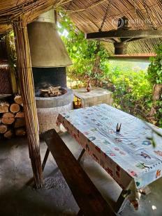 KRÁĽOVSKÝ CHLMEC - CHATA S VINNOU PIVNICOU A UDRŽIAVANOU VINICOU.