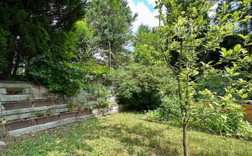 VYŠNÁ HUTKA -  DREVENÁ CHATA S KUCHYNKOU, TERASA, SKLAD, UPRAVENÝ POZEMOK.