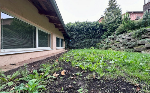 JUH - BLESKOVÁ POSCHODOVÝ RDV TOP LOKALITE BÝVANIE - PODNIKANIE.