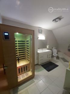 MAĎARSKO - SÁTORALJAÚJHELY - LUXUSNÝ RODINNÝ DOM 3 KM OD SLOVENSKA