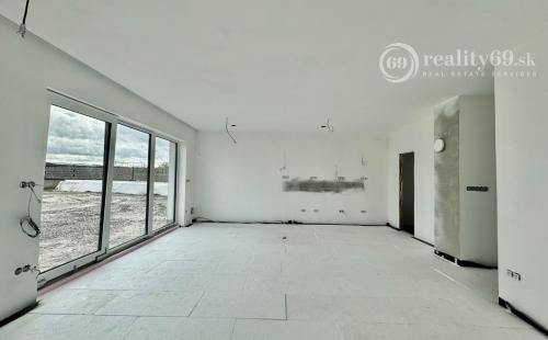 BELŽA - HOLODOM - KVALITNÁ  NOVOSTAVBA 4 IZBOVÉHO RD.