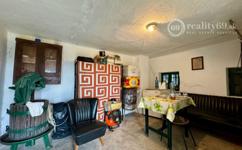 MAĎARSKO - BODVASZILAS VINNÁ PIVNICA, CHATA< S POZEMKOM 3000 M2.