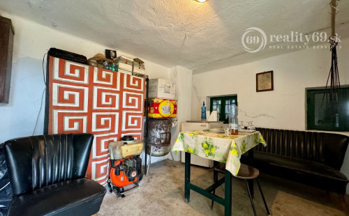 MAĎARSKO - BODVASZILAS VINNÁ PIVNICA, CHATA< S POZEMKOM 3000 M2.