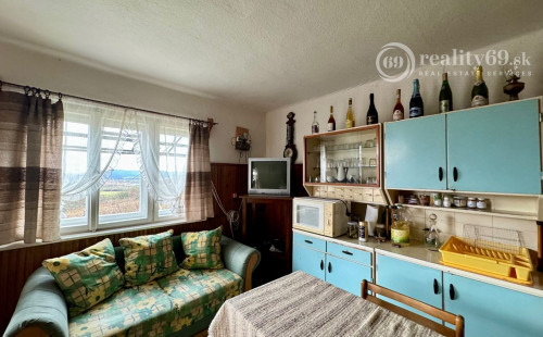 MAĎARSKO - BODVASZILAS VINNÁ PIVNICA, CHATA< S POZEMKOM 3000 M2.