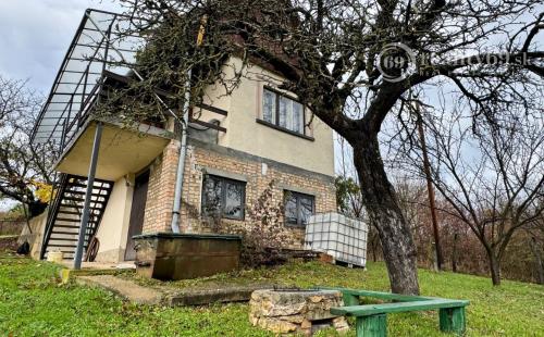 MAĎARSKO - BODVASZILAS VINNÁ PIVNICA, CHATA< S POZEMKOM 3000 M2.