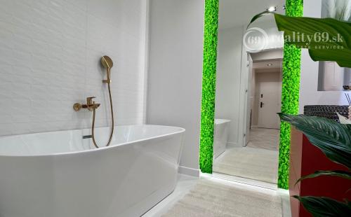 SEVER -  HLINKOVA - 4 IZBOVÝ LUXUSNÝ MODERNÝ BYT 83 M2 V TOP LOKALITE