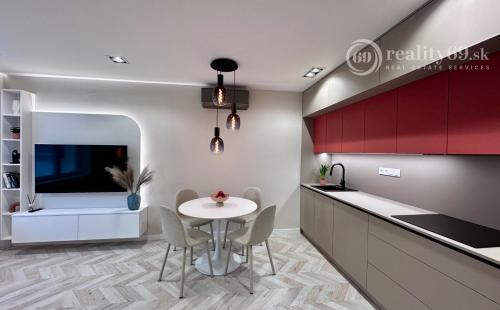 SEVER -  HLINKOVA - 4 IZBOVÝ LUXUSNÝ MODERNÝ BYT 83 M2 V TOP LOKALITE