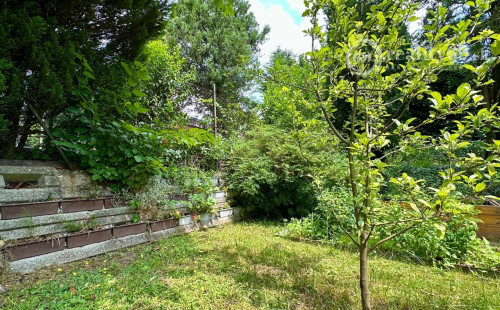 VYŠNÁ HUTKA -  DREVENÁ CHATA S KUCHYNKOU, TERASA, SKLAD, UPRAVENÝ POZEMOK.