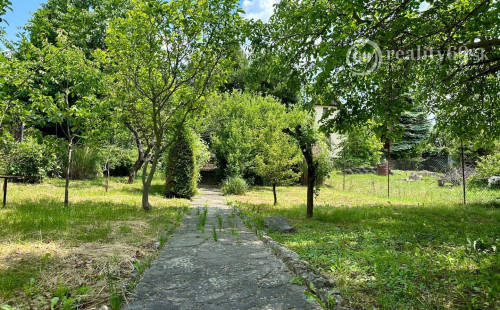 VYŠNÁ HUTKA -  DREVENÁ CHATA S KUCHYNKOU, TERASA, SKLAD, UPRAVENÝ POZEMOK.