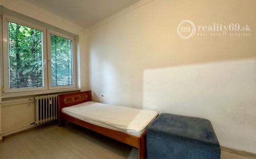 NOVÁ CENA - MOLDAVA NAD BODVOU - OSLOBODENIA 3 IZBOVÝ BYT 65 M2 VÝBORNÝ STAV.