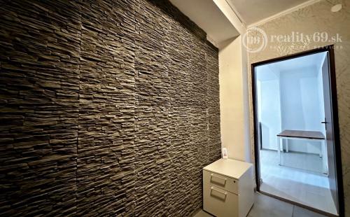 NOVÁ CENA - MOLDAVA NAD BODVOU - OSLOBODENIA 3 IZBOVÝ BYT 65 M2 VÝBORNÝ STAV.