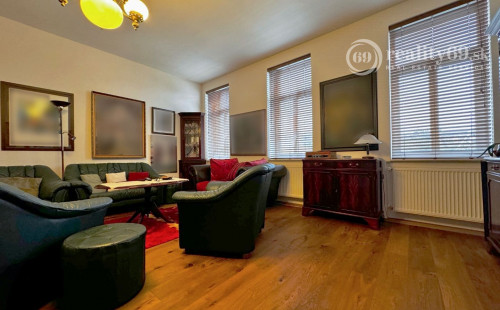 HISTORICKÉ CENTRUM MESTA - ŠTEFÁNIKOVA LUXUSNÝ BYT PRE NÁROČNÉHO KLIENTA 140 M2.