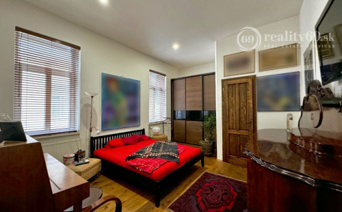 HISTORICKÉ CENTRUM MESTA - ŠTEFÁNIKOVA LUXUSNÝ BYT PRE NÁROČNÉHO KLIENTA 140 M2.