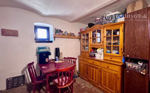 MAĎARSKO - SZIN - PEKNÝ 3 IZBOVÝ RODINNÝ DOM, POZEMOK 2200 M2.