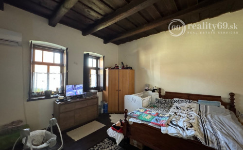 MAĎARSKO - SZIN - PEKNÝ 3 IZBOVÝ RODINNÝ DOM, POZEMOK 2200 M2.