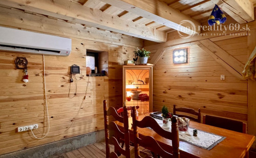 MAĎARSKO - SZIN - PEKNÝ 3 IZBOVÝ RODINNÝ DOM, POZEMOK 2200 M2.