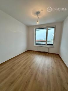 TERASA - POPRADSKÁ - 2 IZBOVÝ BYT 53 M2, TERASA 11 M2, SKLAD, PARKOVACIE MIESTO.