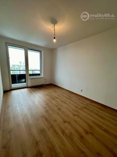 TERASA - POPRADSKÁ - 2 IZBOVÝ BYT 53 M2, TERASA 11 M2, SKLAD, PARKOVACIE MIESTO.