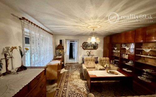 NOVÁ CENA ! - ĎURKOV - 3 IZBOVÝ RD, LETNÁ KUCHYŇA, GARÁŽ S PEKNÝM POZEMKOM 968 M2.