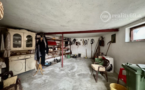 NOVÁ CENA ! - ĎURKOV - 3 IZBOVÝ RD, LETNÁ KUCHYŇA, GARÁŽ S PEKNÝM POZEMKOM 968 M2.