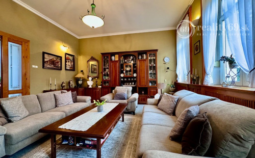 CENTRUM MESTA - MASARYKOVA DVOJGENERAČNÝ 5 IZBOVÝ BYT 230 M2.