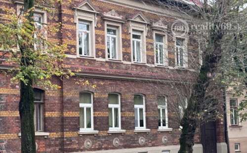 CENTRUM MESTA - MASARYKOVA DVOJGENERAČNÝ 5 IZBOVÝ BYT 230 M2.