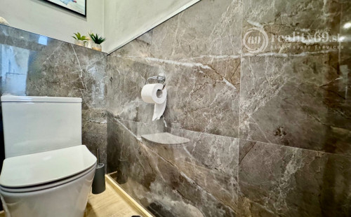 CENTRUM MESTA - MASARYKOVA DVOJGENERAČNÝ 5 IZBOVÝ BYT 230 M2.