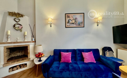 CENTRUM MESTA - MASARYKOVA DVOJGENERAČNÝ 5 IZBOVÝ BYT 230 M2.