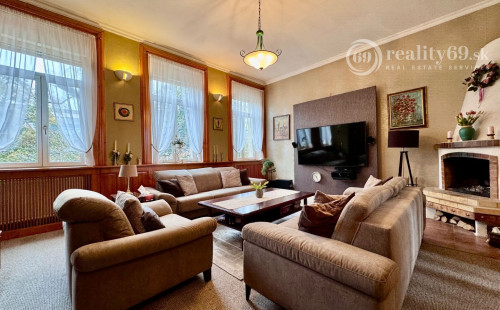 CENTRUM MESTA - MASARYKOVA DVOJGENERAČNÝ 5 IZBOVÝ BYT 230 M2.