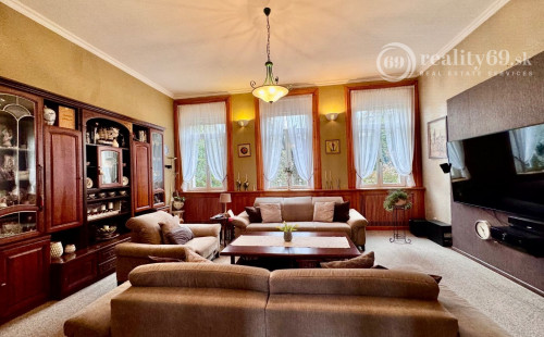 CENTRUM MESTA - MASARYKOVA DVOJGENERAČNÝ 5 IZBOVÝ BYT 230 M2.