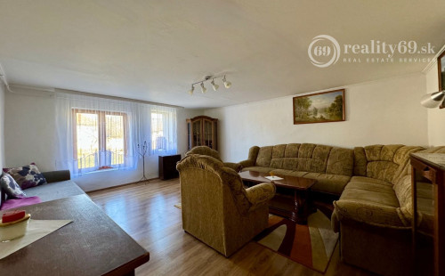 MAĎARSKO - SZALONNA 2 IZBOVÝ ZREKONŠTRUOVANÝ RODINNÝ DOM.