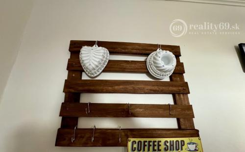 MAĎARSKO - SZALONNA 2 IZBOVÝ ZREKONŠTRUOVANÝ RODINNÝ DOM.