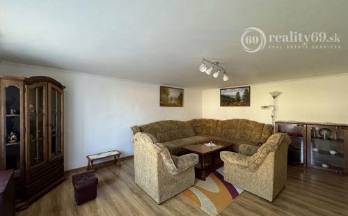 MAĎARSKO - SZALONNA 2 IZBOVÝ ZREKONŠTRUOVANÝ RODINNÝ DOM.