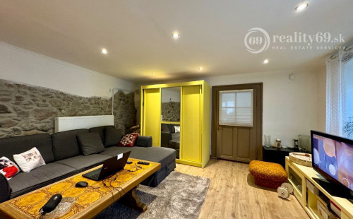 MAĎARSKO - GÖNC PEKNÝ 3 IZBOVÝ RODINNÝ DOM.