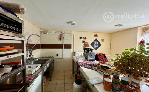 MAĎARSKO - GÖNC PEKNÝ 3 IZBOVÝ RODINNÝ DOM.