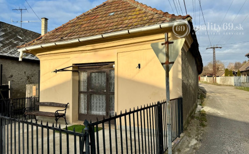 MAĎARSKO - GÖNC PEKNÝ 3 IZBOVÝ RODINNÝ DOM.