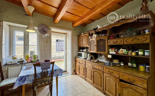 MAĎARSKO - GÖNC PEKNÝ 3 IZBOVÝ RODINNÝ DOM.