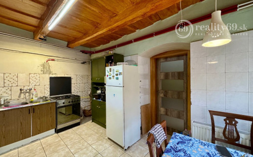 MAĎARSKO - GÖNC PEKNÝ 3 IZBOVÝ RODINNÝ DOM.