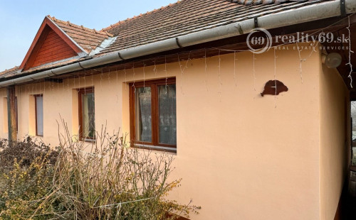 MAĎARSKO - ENCS - ABÚJDEVECSER  - 4 IZBOVÝ DOM IHNEĎ OBÝVATEĽNÝ