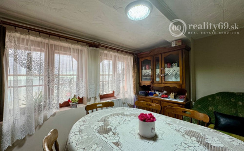 MAĎARSKO - ENCS - ABÚJDEVECSER  - 4 IZBOVÝ DOM IHNEĎ OBÝVATEĽNÝ