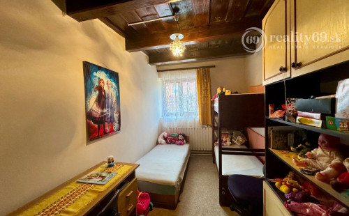 MAĎARSKO - ENCS - ABÚJDEVECSER  - 4 IZBOVÝ DOM IHNEĎ OBÝVATEĽNÝ